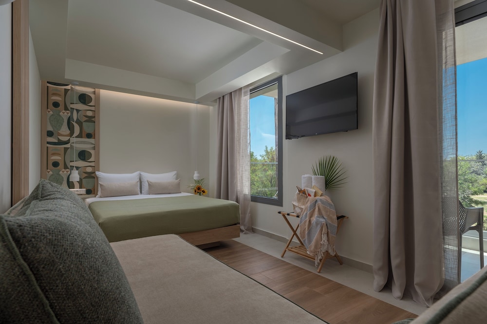 Sandy Seaside Suites — Nea Flogita — photo 4