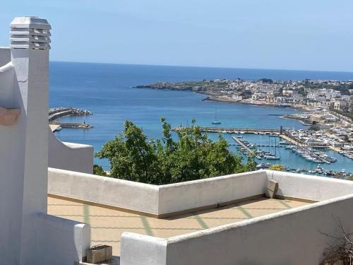 Villetta Guardiano del faro con piscina in Leuca, Italy