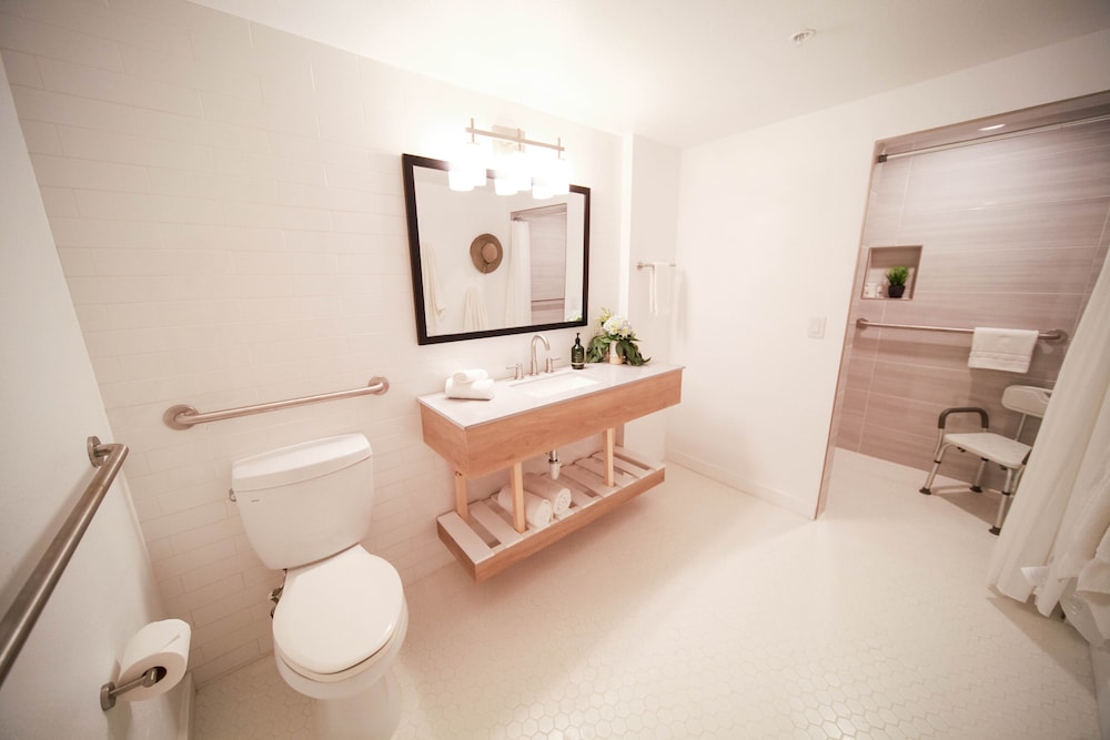The Surfbreak Hotel - photo 24