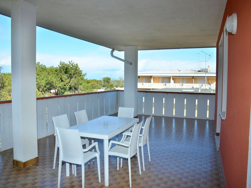 Spacious Flat With Fireplace Terrace — 4-Star Luxury Hotel in San Michele Al Tagliamento, Italy