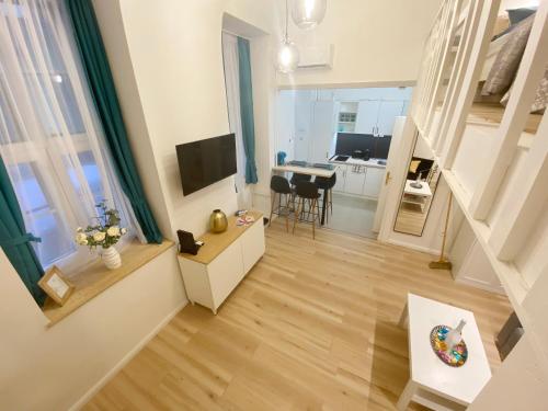 GOLDART Design apartment in the heart of Budapest — 4-Star Luxury Hotel in Budapest, Hungary
