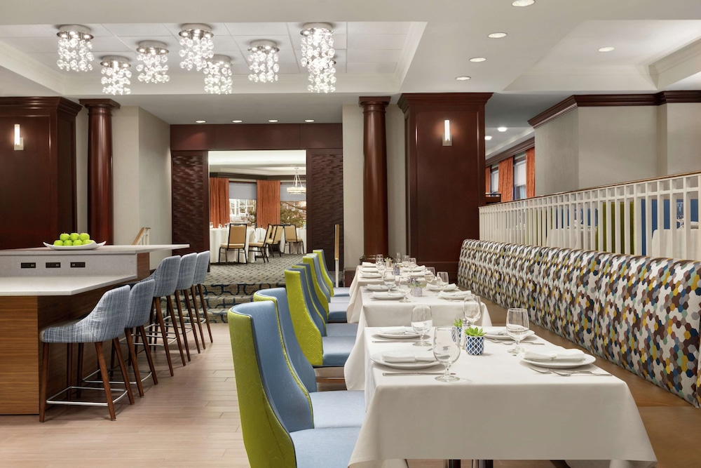 Embassy Suites by Hilton Boston Waltham - photo 49