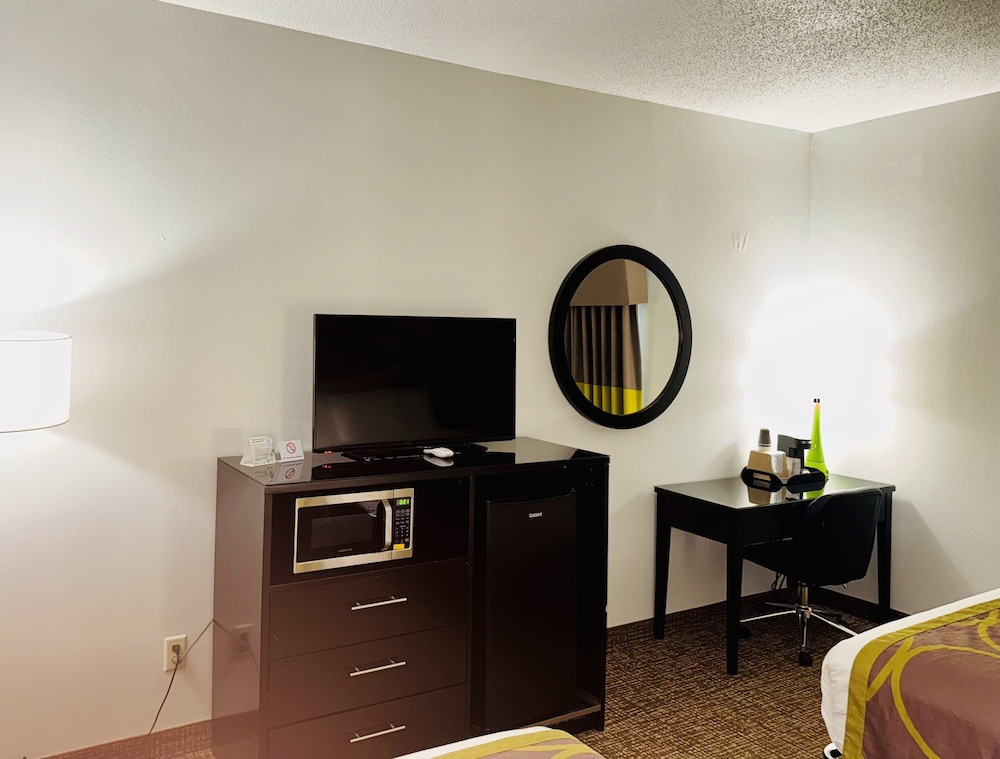 Forest City Inn - photo 12