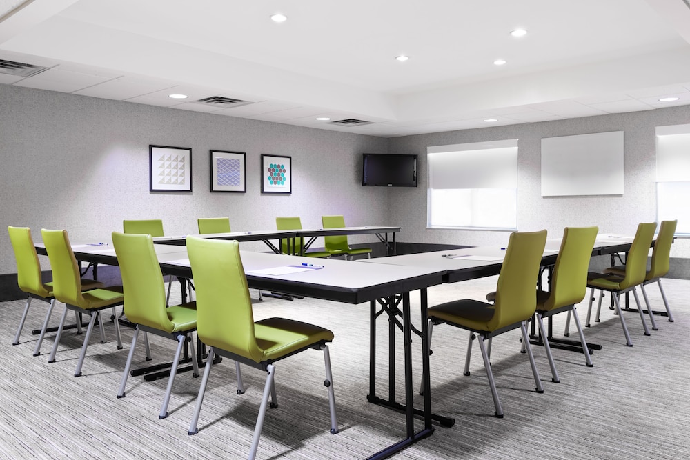 Holiday Inn Express & Suites Columbus Airport East by IHG - photo 44