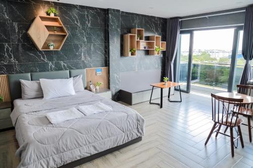 Cherry Hotel Bến Lức — hotel in Hoc Mon