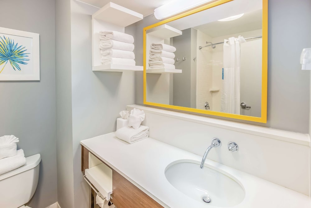 Hampton Inn Pensacola Beach - photo 61