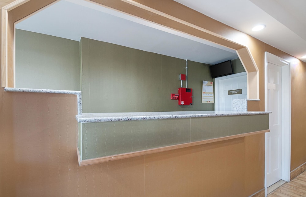 Quality Inn Near Pimlico Racetrack - photo 2