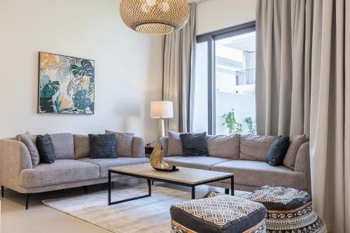 Townhouse with Garden I Tilal Al Ghaf I Elan B — 4-Star Luxury Hotel in Dubai, United Arab Emirates