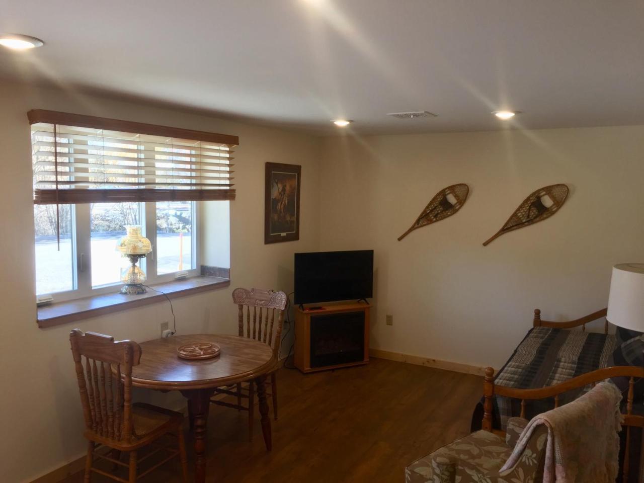 Creekside Downtown Vacation Suites Only Adults 25 Or Older - photo 12