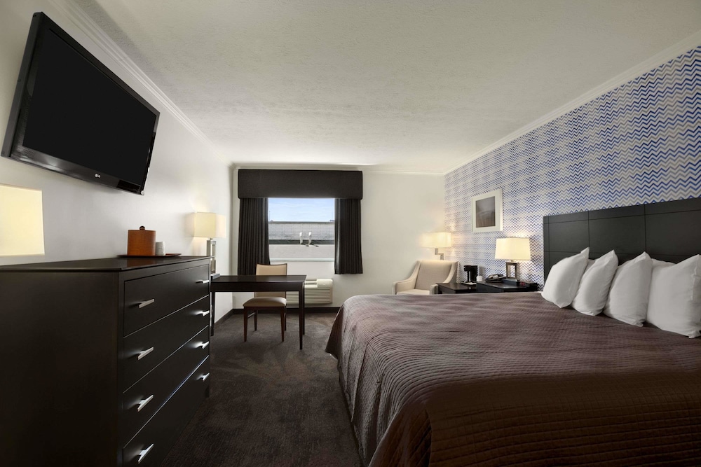 Travelodge by Wyndham Hubbard OH - photo 6