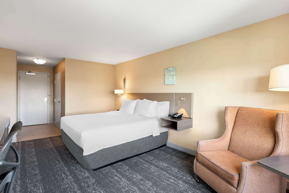 Hilton Garden Inn Fairfield - photo 21