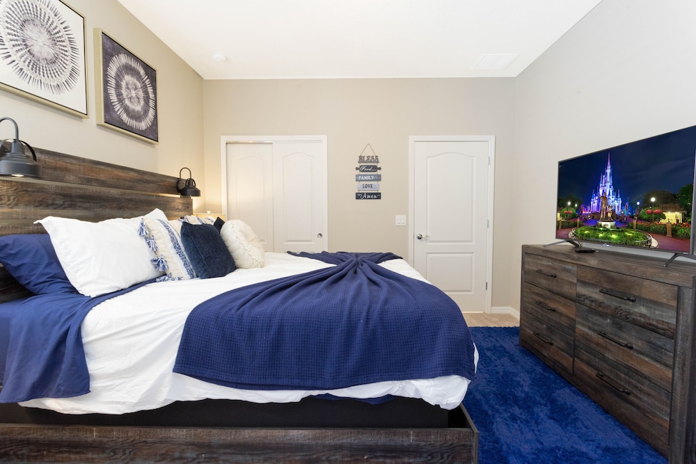 Stunning 6 Bd w Pool Close to Disney @ Solterra Resort 7211 - photo 9
