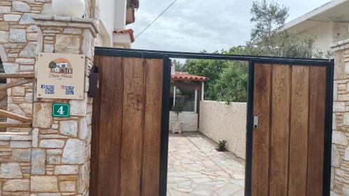 Stone house 2 — Artemida — photo 5