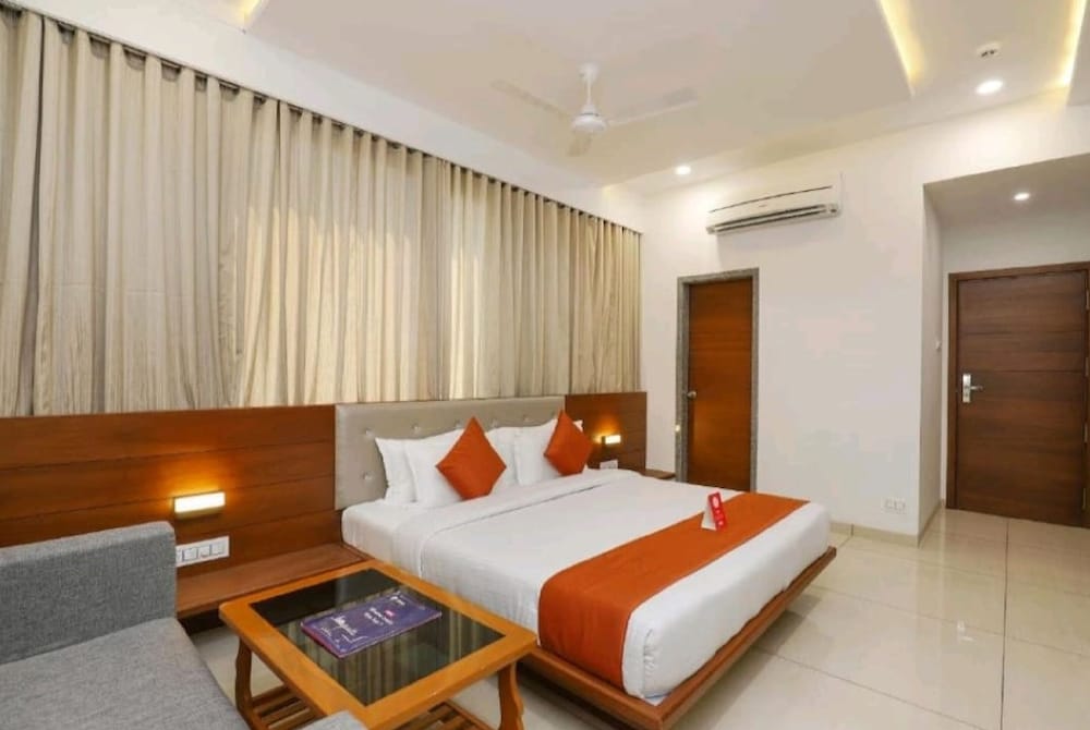 Hotel Sr - carbon neutral hotel in Vadodara