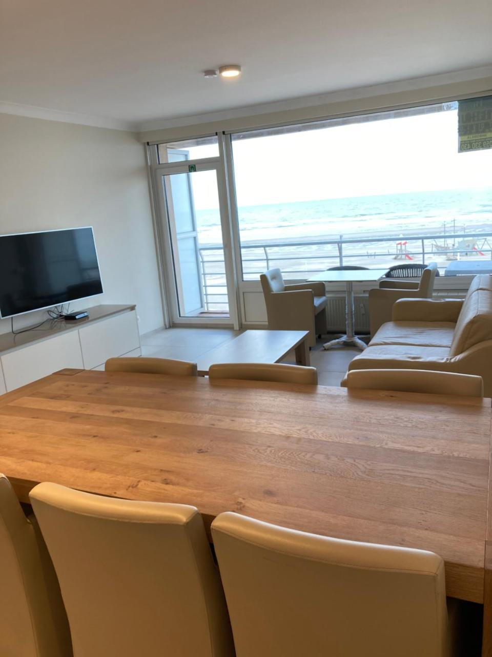 BEL AIR HOLIDAY Stylish apartment with sea view and sauna T52 — 4-Star Luxury Hotel in Ostend, Belgium