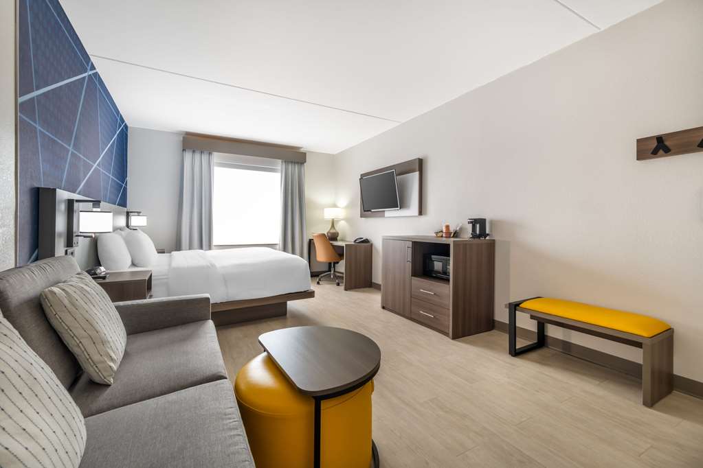 Comfort Suites Louisville Airport - photo 21