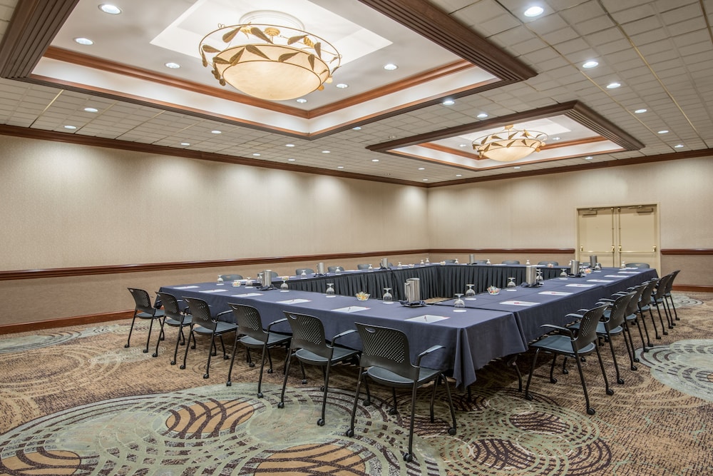 Crowne Plaza Knoxville Downtown University by IHG - photo 41