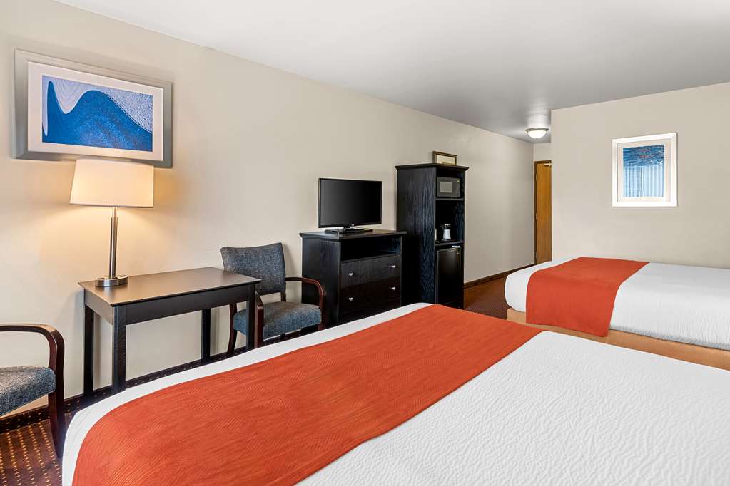 Best Western Legacy Inn & Suites Beloit South Beloit - photo 11