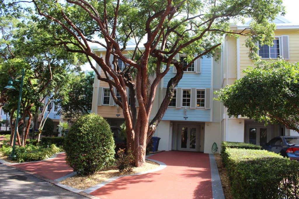 Lic Mgr Modern 3 Bed 4 Bath Villa Upscale Oceanfront Resort Indoor Pickleball Speakeasy — Key Largo — photo 5