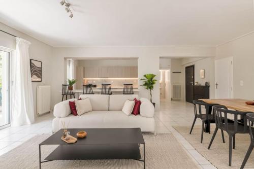 Roomy 3BR Apartment in Marousi by UPSTREET — 4-Star Luxury Hotel in Athens, Greece