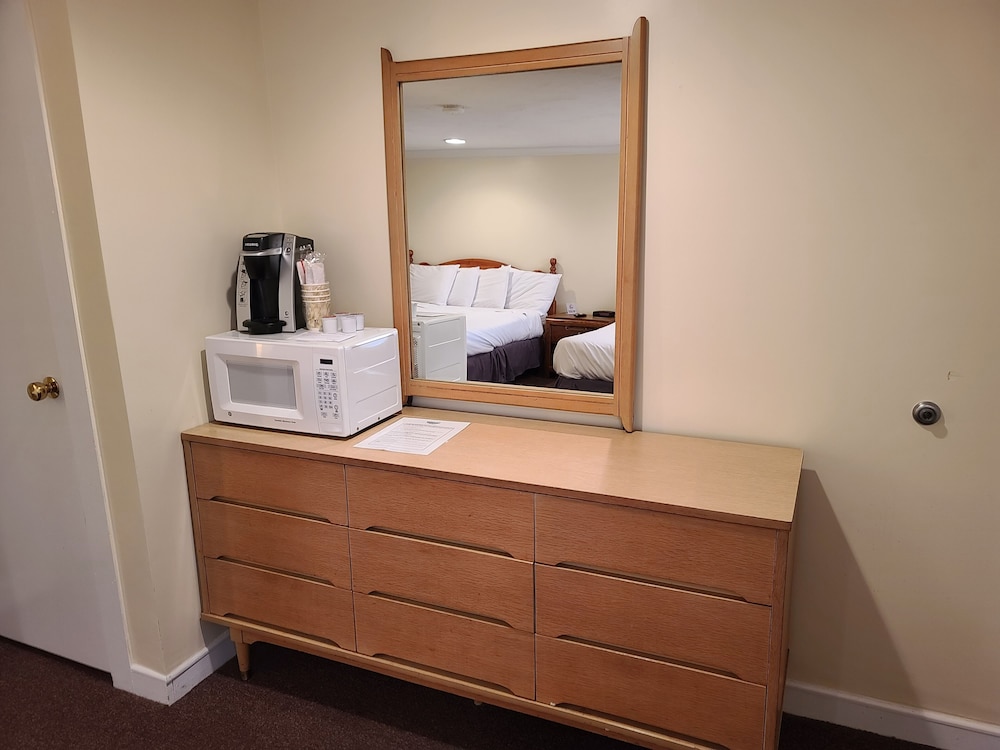 The Tides Motel - photo 13