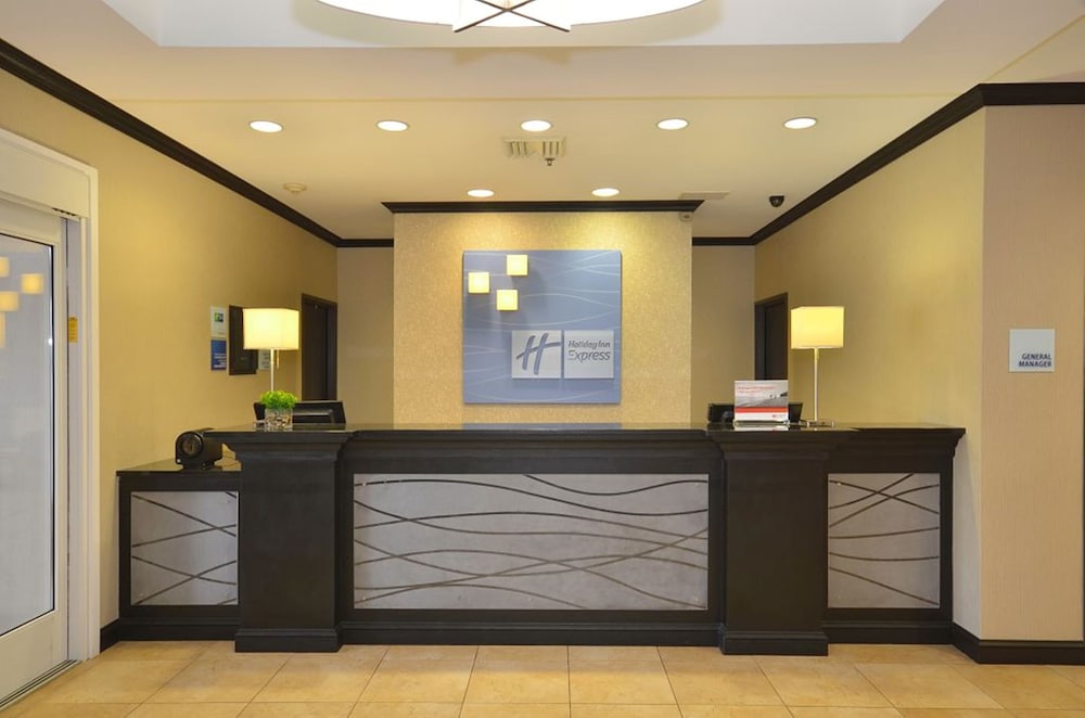 Holiday Inn Express & Suites Farmington by IHG - photo 52