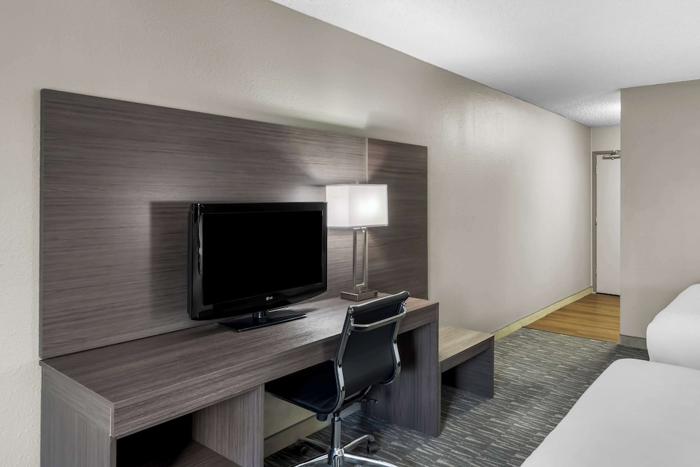SureStay Hotel by Best Western SeaTac Airport North - photo 16