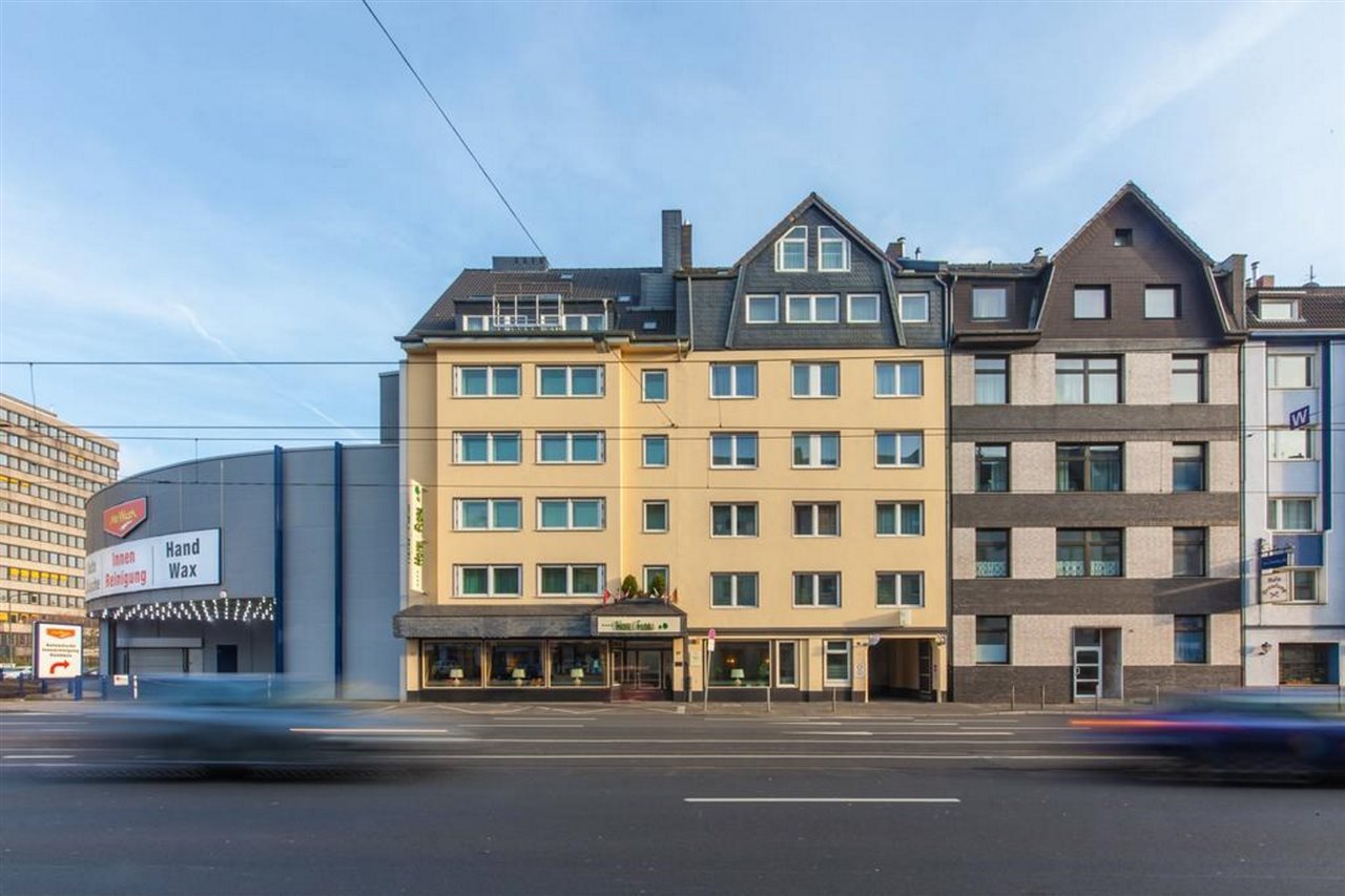 Novum Business Hotel Flora Dusseldorf — 4-Star Luxury Hotel in Duesseldorf, Germany