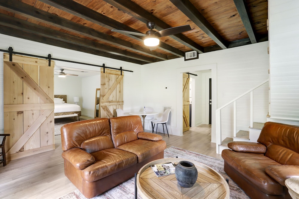 Farmstead Round Top in Warrenton, United States