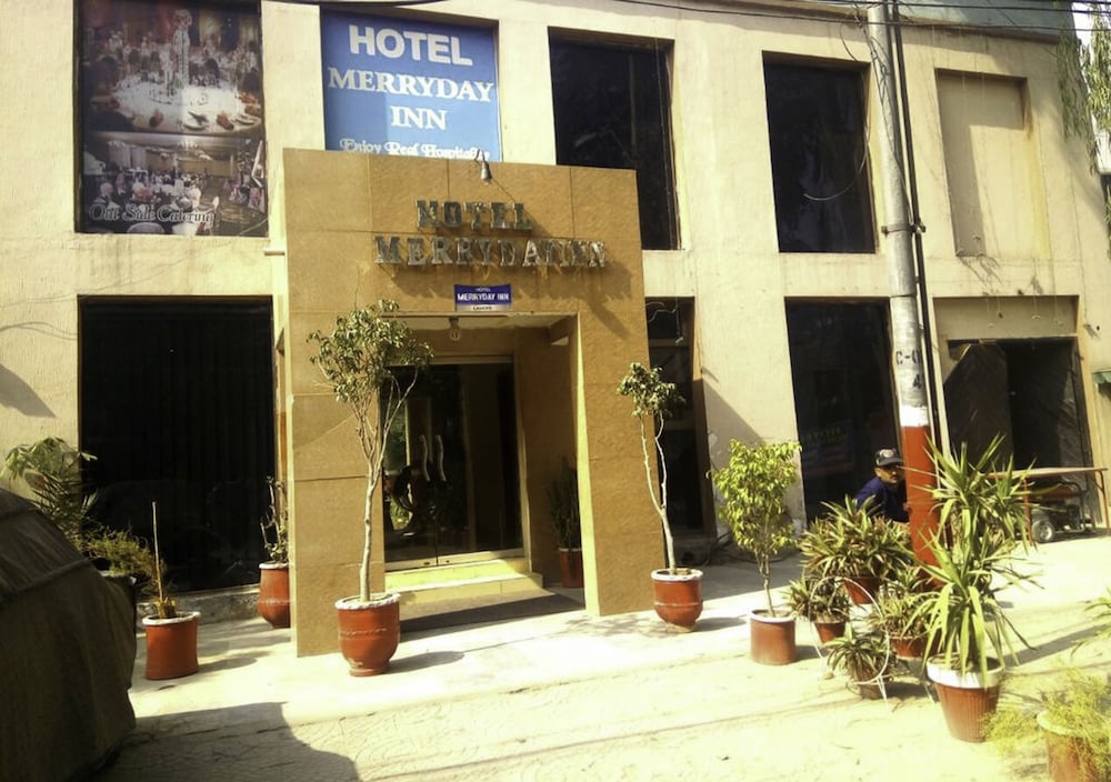 MerryDay Inn - carbon neutral hotel in Lahore