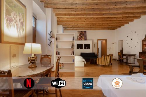 Zola charme e vista nel cuore di Trieste — 4-Star Luxury Hotel in Trieste, Italy