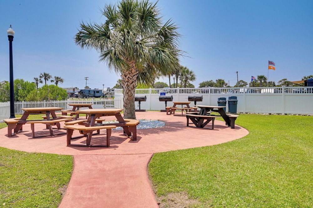 Beach & Pool Access: Resort style Myrtle Beach Gem - photo 27