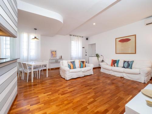 Keys Of Italy XXV Aprile 9 Dazzling 2 Room Apt — 4-Star Luxury Hotel in Milan, Italy
