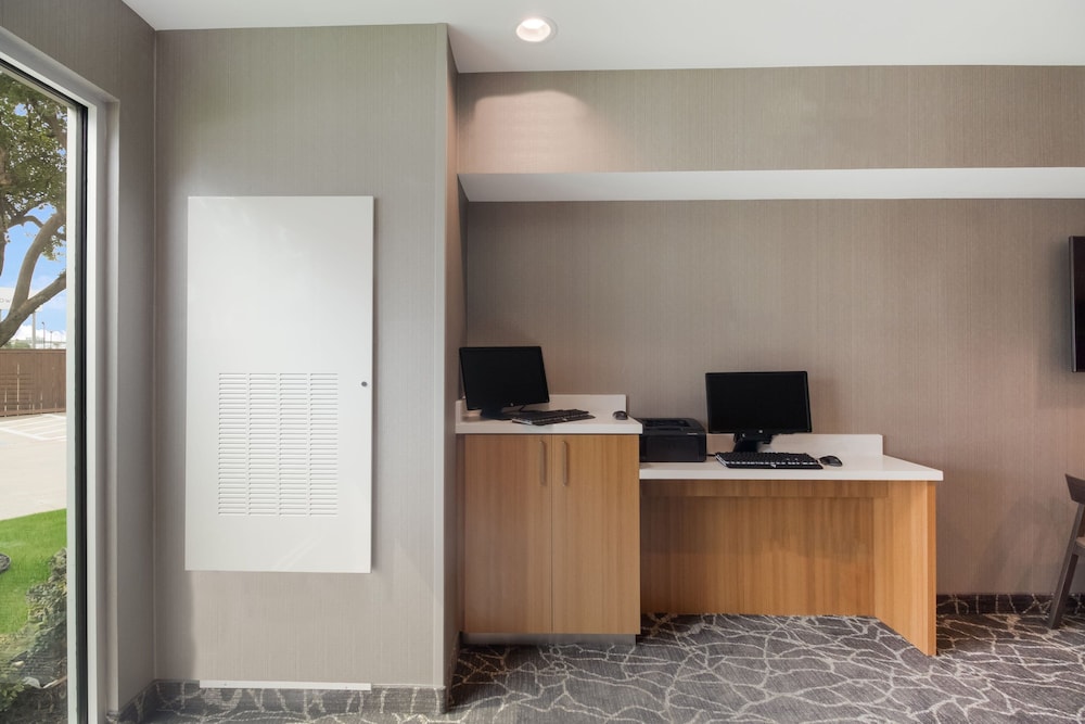 SpringHill Suites by Marriott Dallas NW Hwy I35E - photo 4