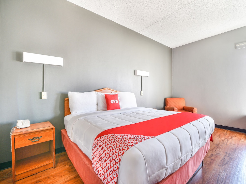 OYO Townhouse Inn Jacksonville near Little Rock Air Force Base - photo 11