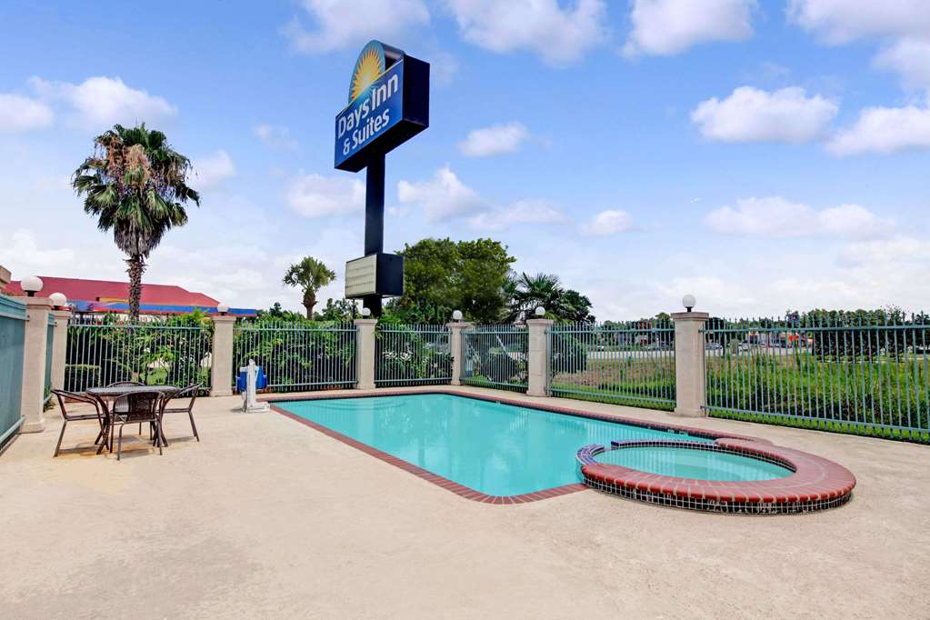 Days Inn & Suites by Wyndham Houston North Spring - photo 6