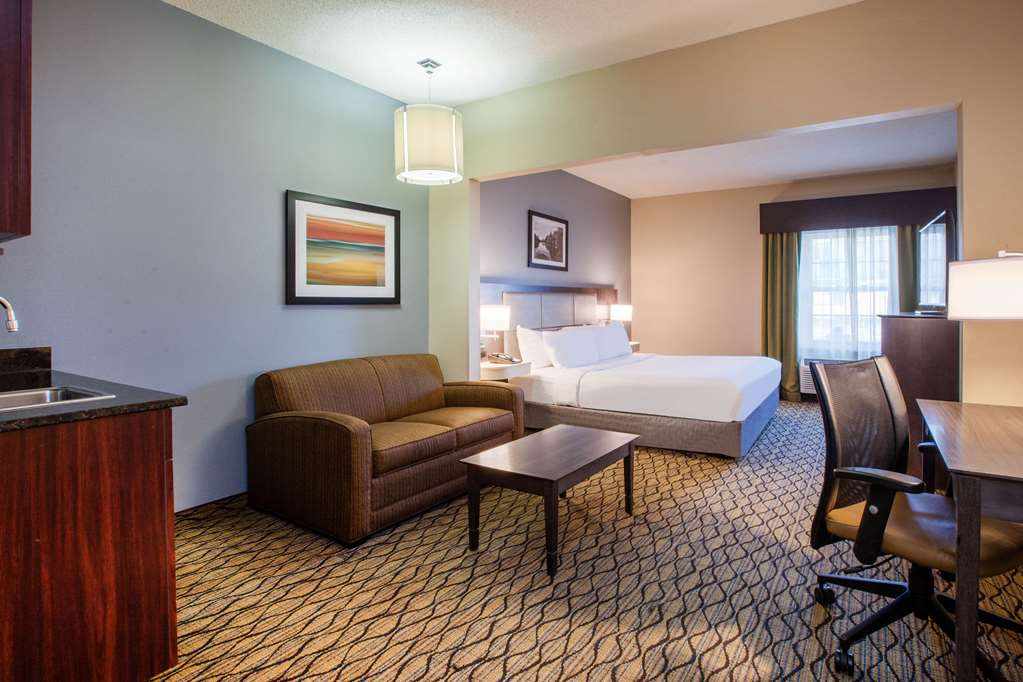 Wingate by Wyndham Roseville Detroit - photo 12