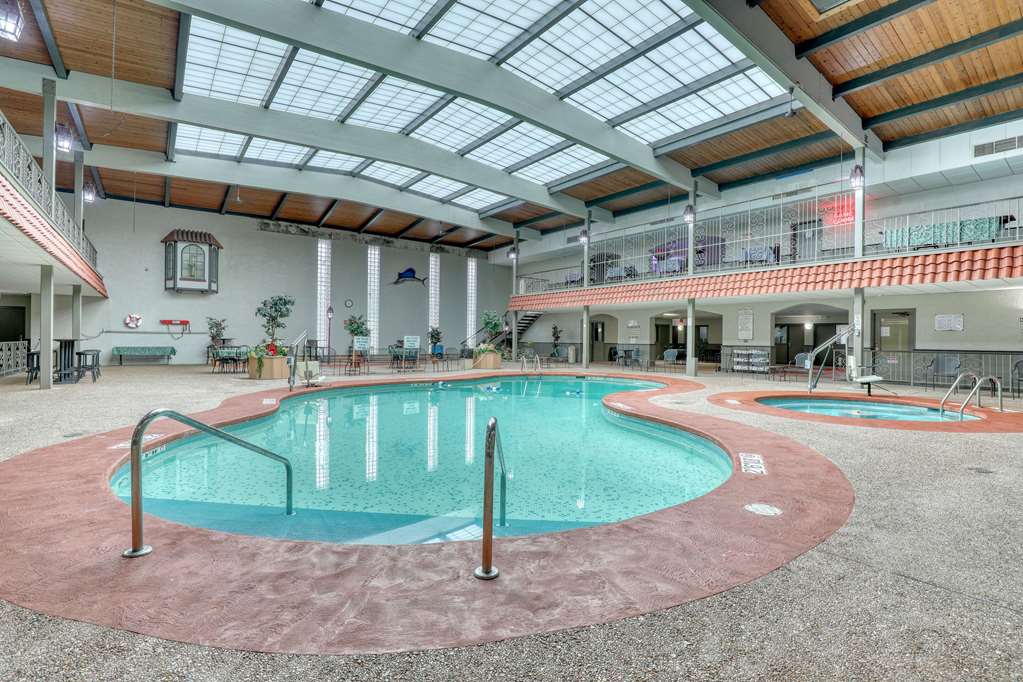 Quality Inn & Suites Green Bay Downtown - photo 47