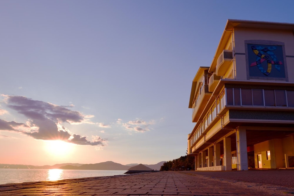 Uminos Spa & Resort - carbon neutral hotel in Etajima
