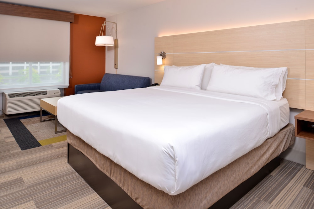 Holiday Inn Express & Suites Cincinnati Mason by IHG - photo 19