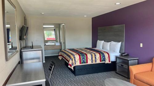 Executive Inn & Suites Houston - photo 35