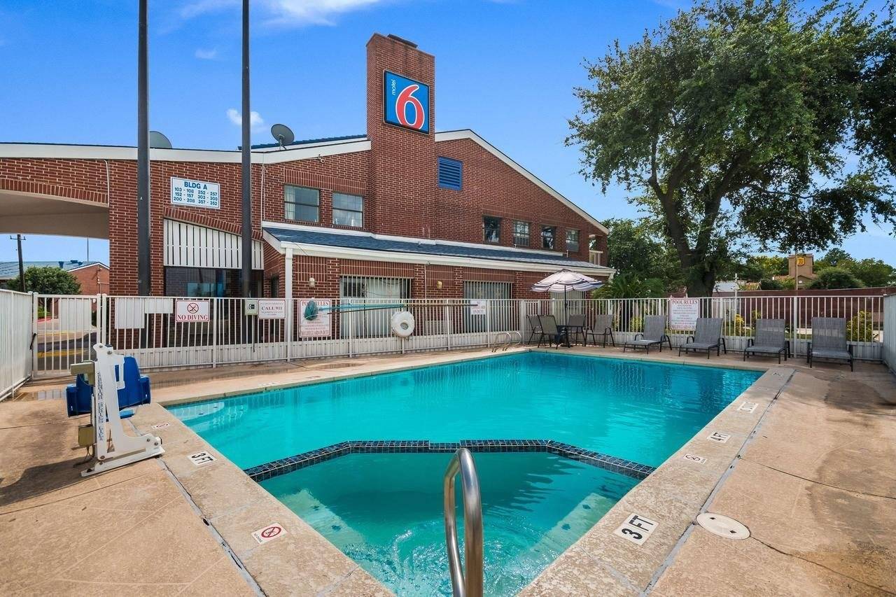 Studio 6 Houston TX Brookhollow - photo 2