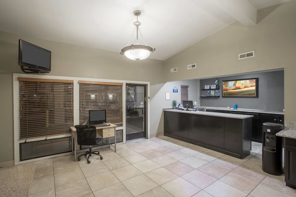 Days Inn by Wyndham Provo - photo 4