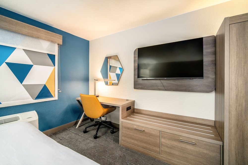 Holiday Inn Express & Suites Phoenix Mesa West by IHG - photo 11