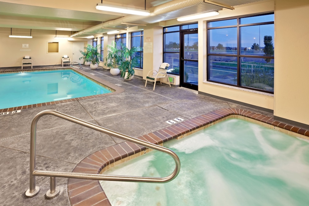 Holiday Inn Express Hotel & Suites Pasco Tri Cities by IHG - photo 21