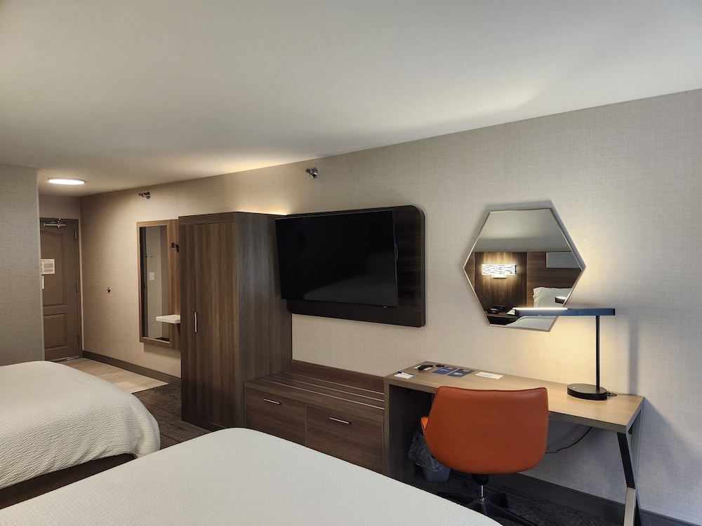 Holiday Inn Express Hotel & Suites Crawfordsville by IHG - photo 11