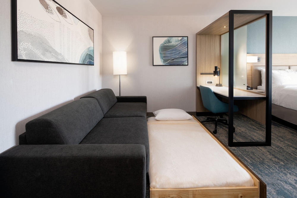 SpringHill Suites by Marriott Valencia - photo 9