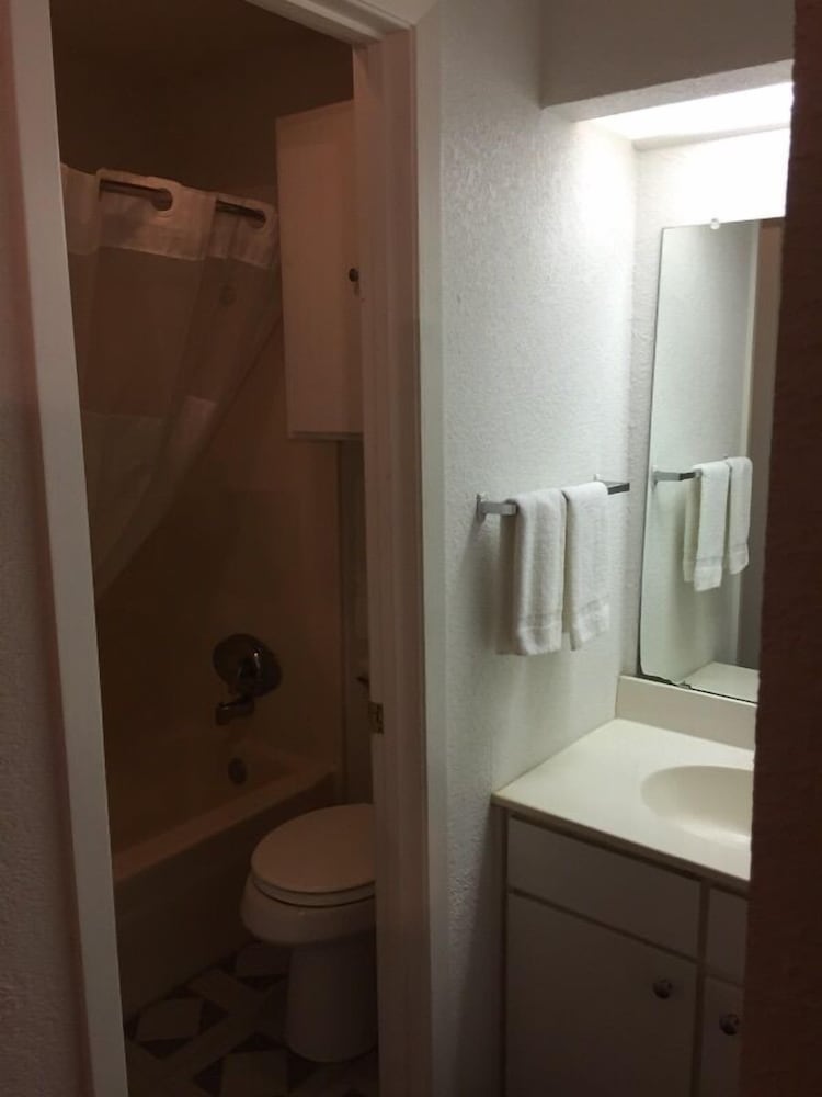Ranch House Inn and Suites - photo 33
