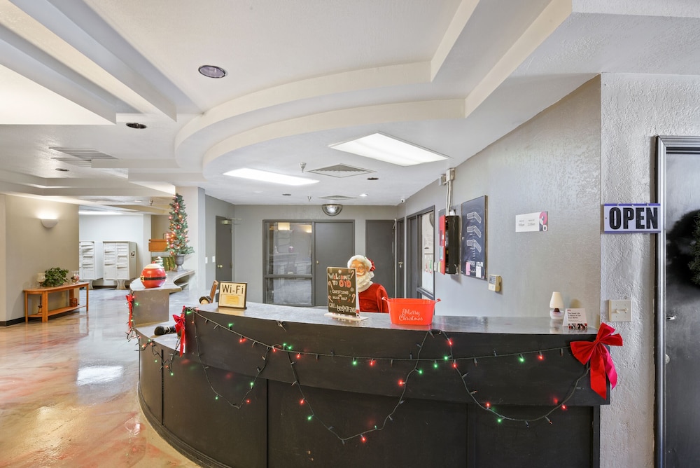 OYO Hotel Edmond University of Central Oklahoma - photo 13