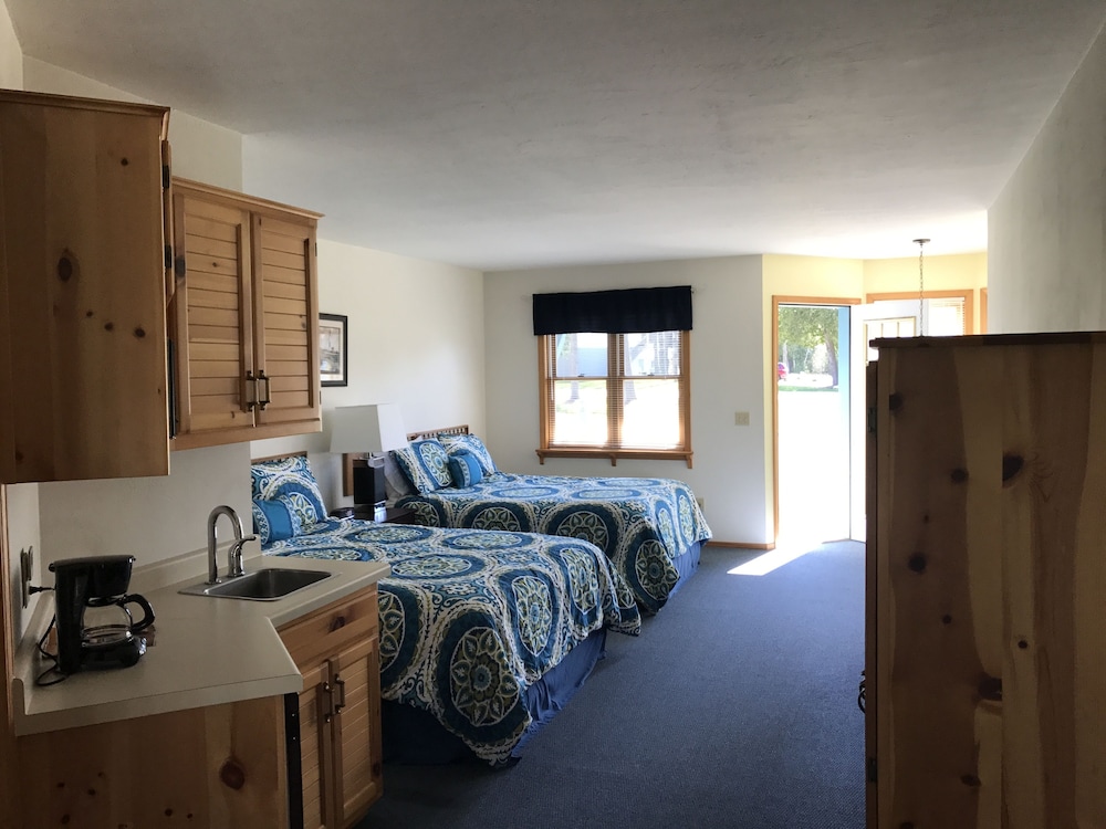 The Harbor Light Inn - photo 24
